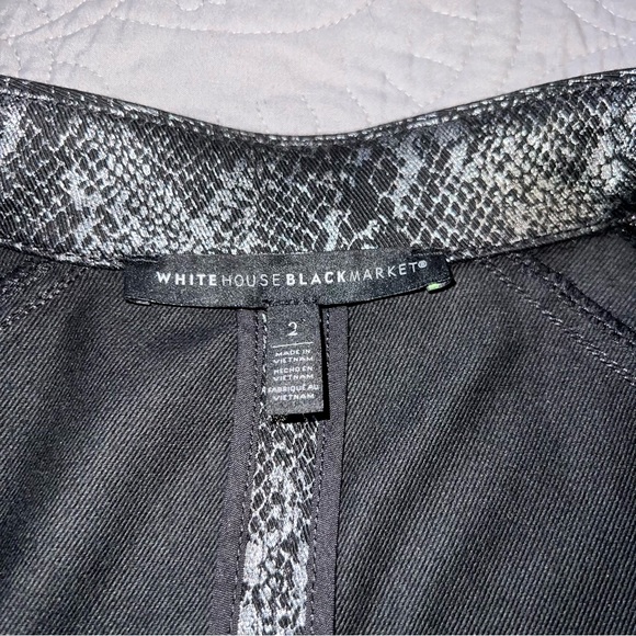 White House Black Market Petite Foiled Denim Python-Print Peplum Jacket size 2 - Picture 7 of 13
